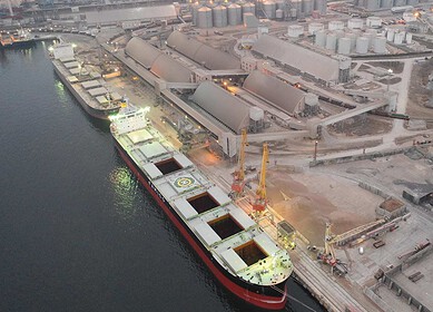 Nika-Tera resumes fertilizer transshipment