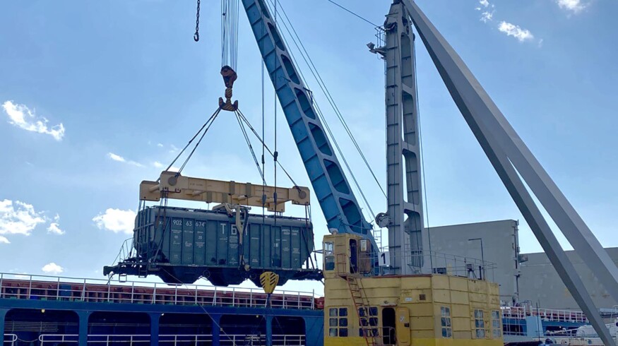 Togliattiazot resumes carbamide deliveries by river