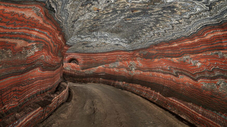 Otkritie Bank invests in potassium chloride