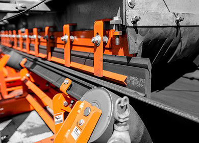 Conveyor Dust and Spillage: The Importance of Skirtboard Sealing Systems