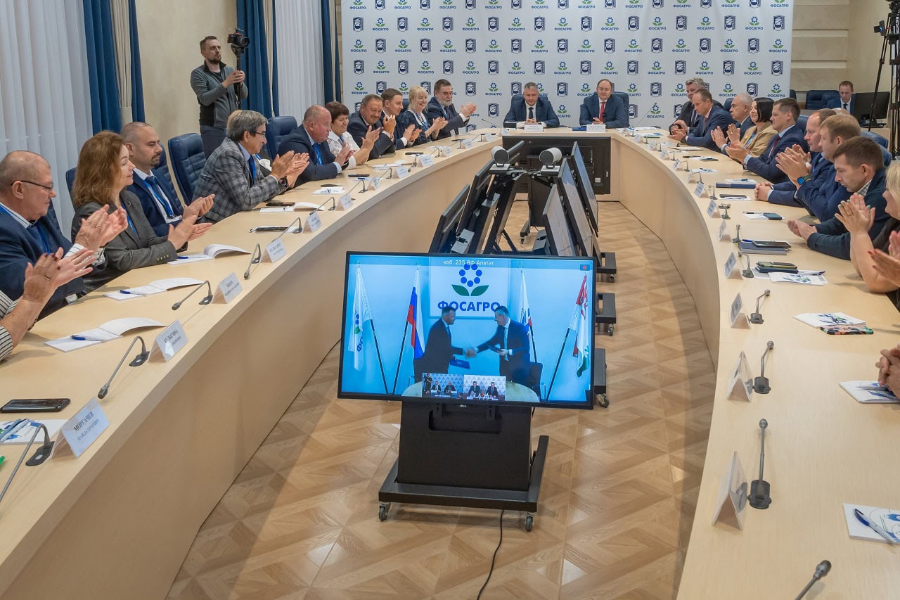 PhosAgro Signs New Collective Agreements With Its Employees