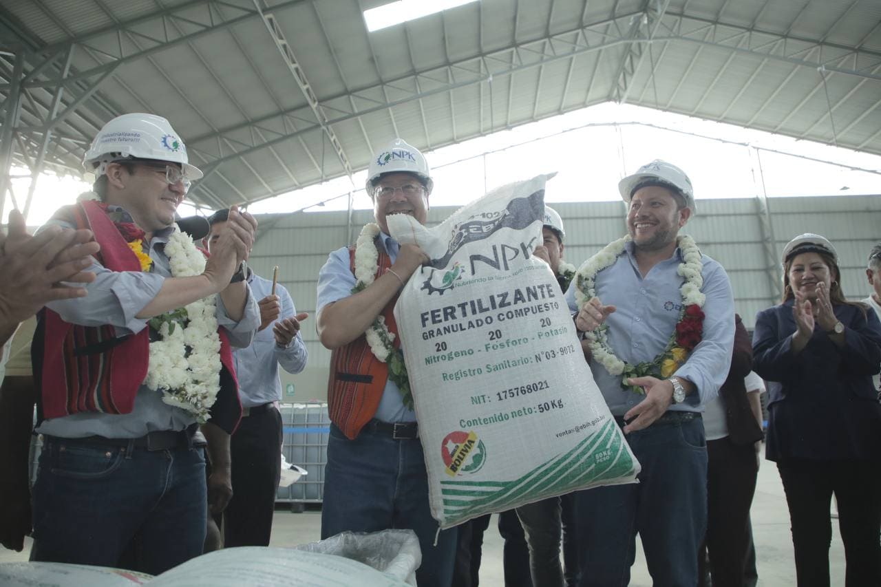 Bolivia’s president inaugurates new fertilizer plant