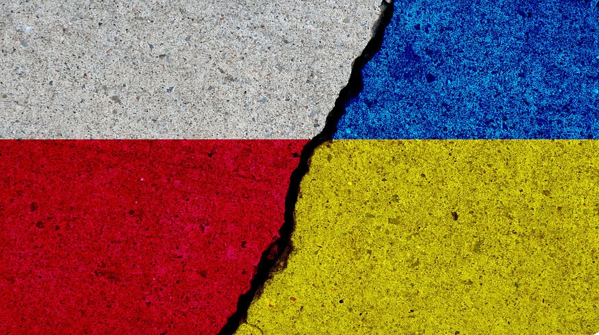 Polish farmers block Ukraine border crossings
