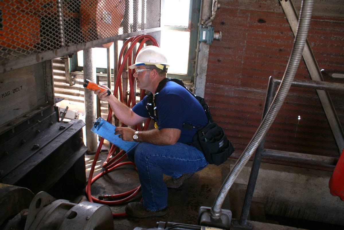 Steps to ensure industrial service contractors have required training