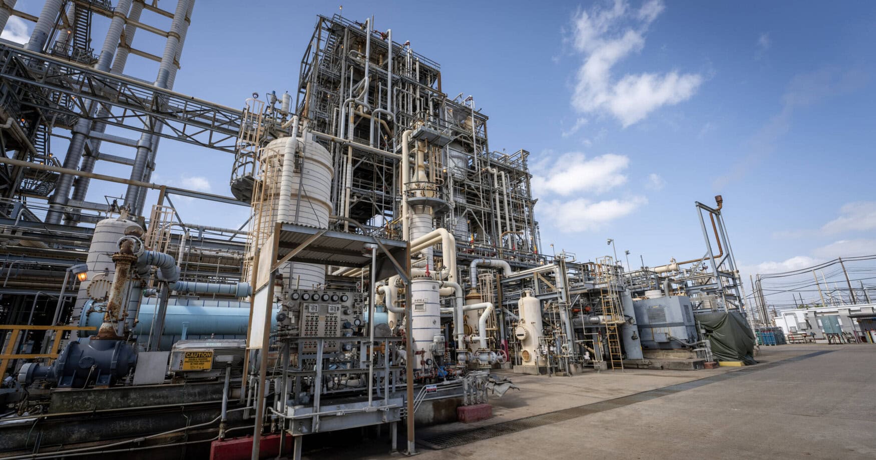 Exxon and ADNOC forge alliance for world’s largest hydrogen plant
