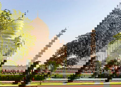 India aims to halt urea imports by 2025 with a shift to green production