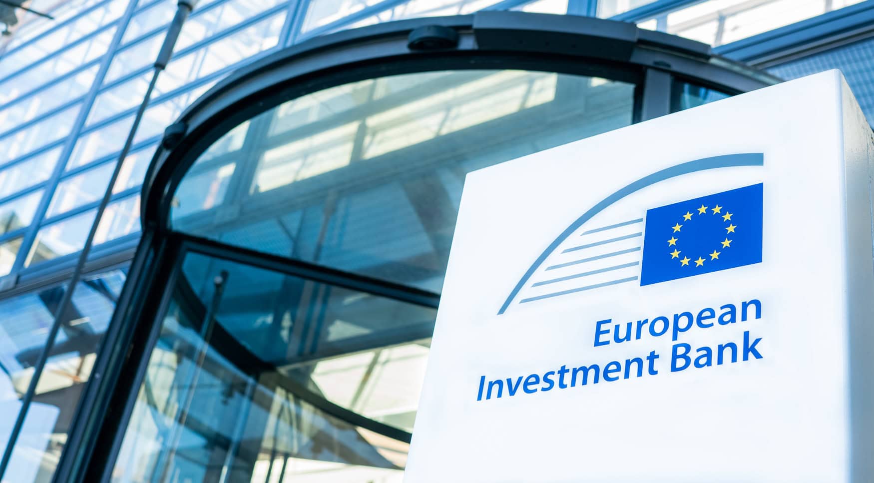 EIB launches 3 billion euro investment fund for European young farmers