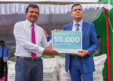 Uralchem hands over 55,000 tonnes of humanitarian fertilizer to Sri Lanka