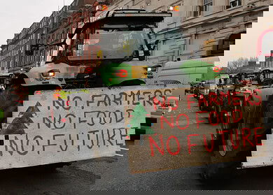 UK farmers brought over 1,000 tractors to London to protest against new 20% inheritance tax