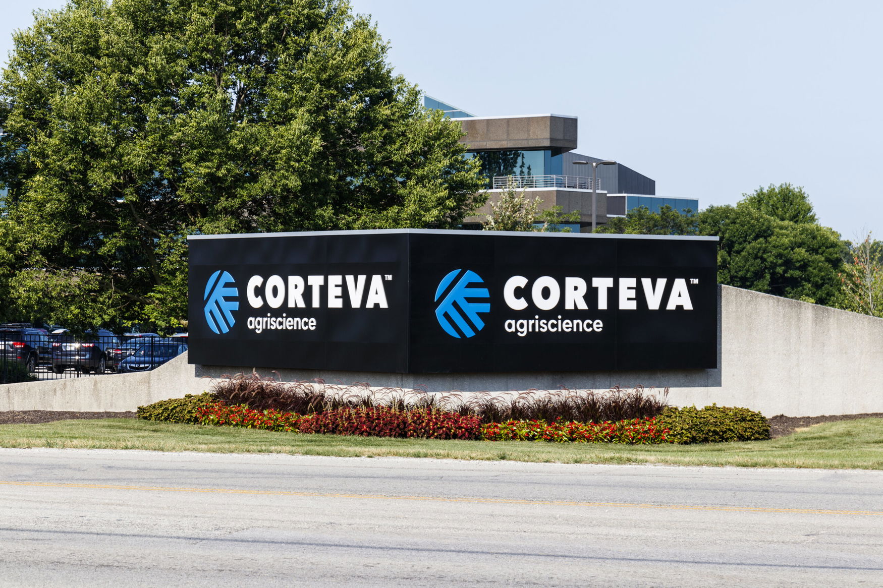 Corteva plans to split seed and crop protection units into two public companies in Q4 2026