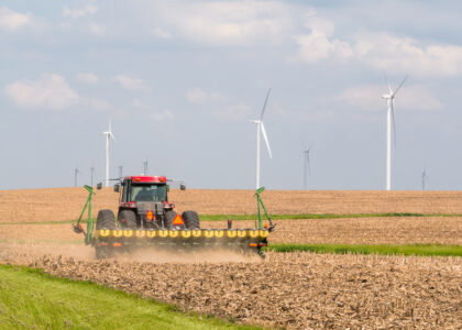 Farmers delay seed decisions as fertilizer costs and Iran conflict reshape 2026 planting plans