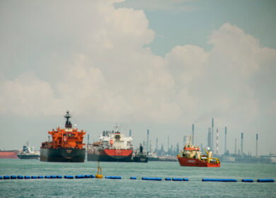First phosphate cargo transits Strait of Hormuz since Iran war began; eight vessels remain stranded in Gulf