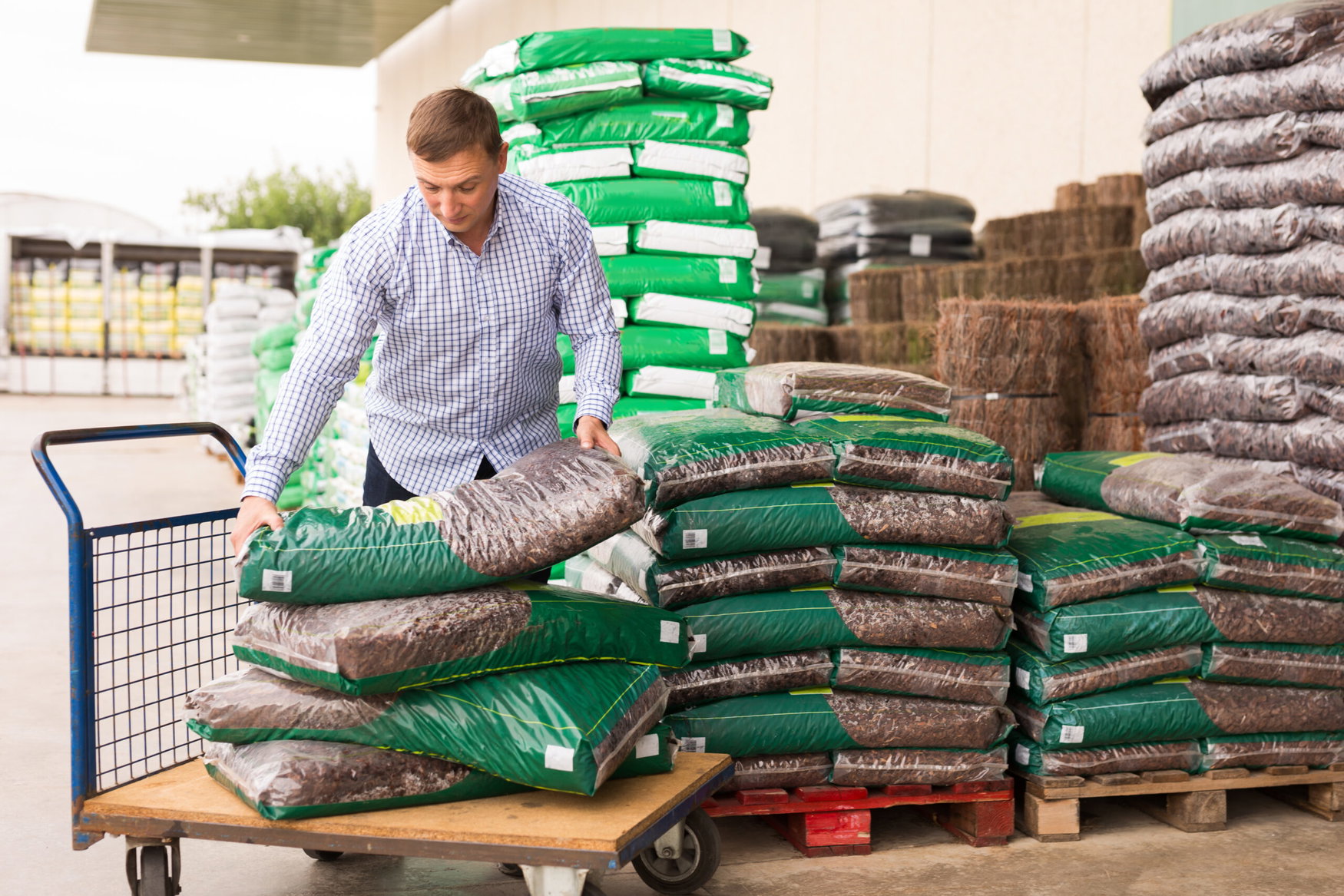U.S. retail fertilizer prices fall for fourth straight week as UAN28 drops 7%